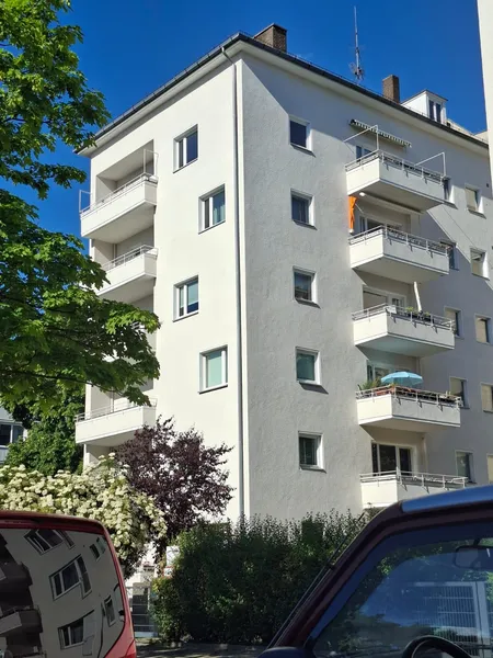 Frisch Renovierte möblierte  2-Zimmer-DG-Wohnung in zentraler Wilmersdorfer Lage — photo 1